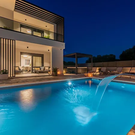 别墅 Modern 4br Private - Pool, Jacuzzi, Gaming