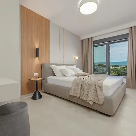 Modern 4br Private - Pool, Jacuzzi, Gaming Bibinje