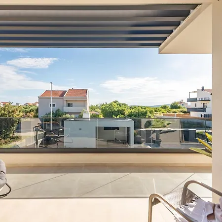 Modern 4br Private - Pool, Jacuzzi, Gaming