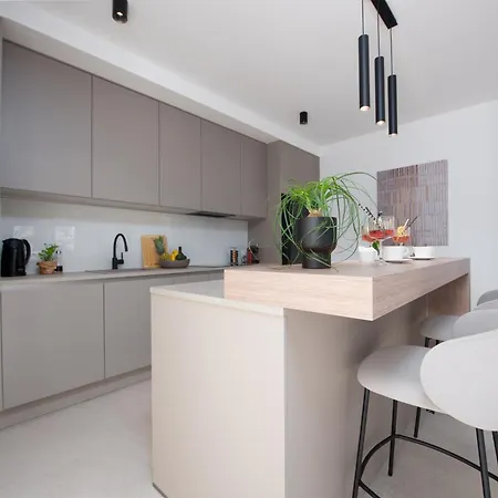 Modern 4br Private - Pool, Jacuzzi, Gaming