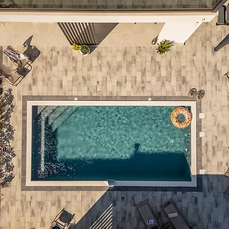 Modern 4br Private - Pool, Jacuzzi, Gaming *