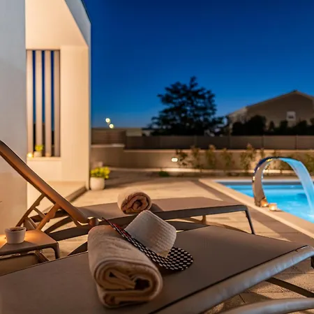 别墅 Modern 4br Private - Pool, Jacuzzi, Gaming *