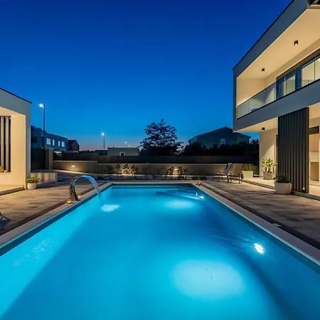 别墅 Modern 4br Private - Pool, Jacuzzi, Gaming *