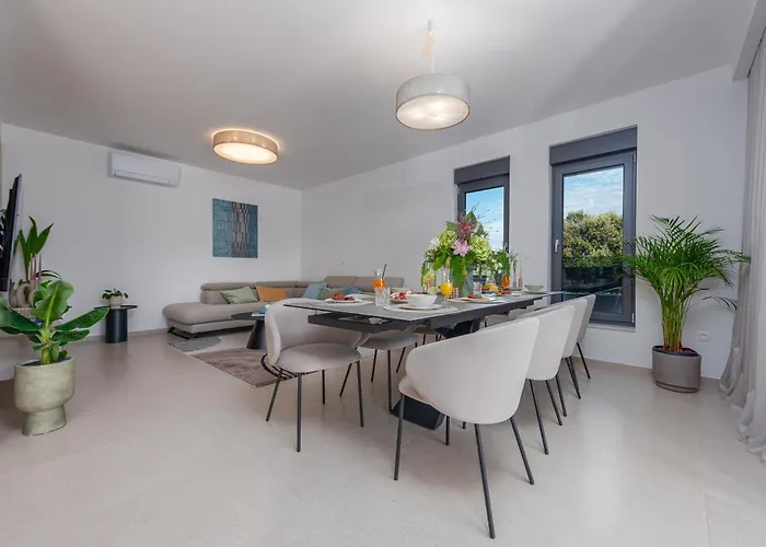 Modern 4br Private - Pool, Jacuzzi, Gaming