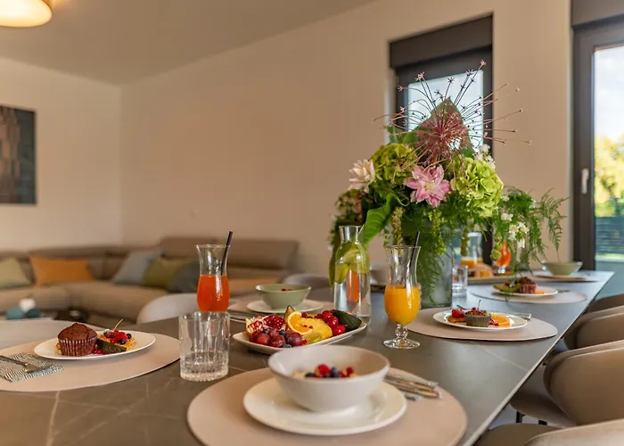 Modern 4br Private - Pool, Jacuzzi, Gaming 别墅