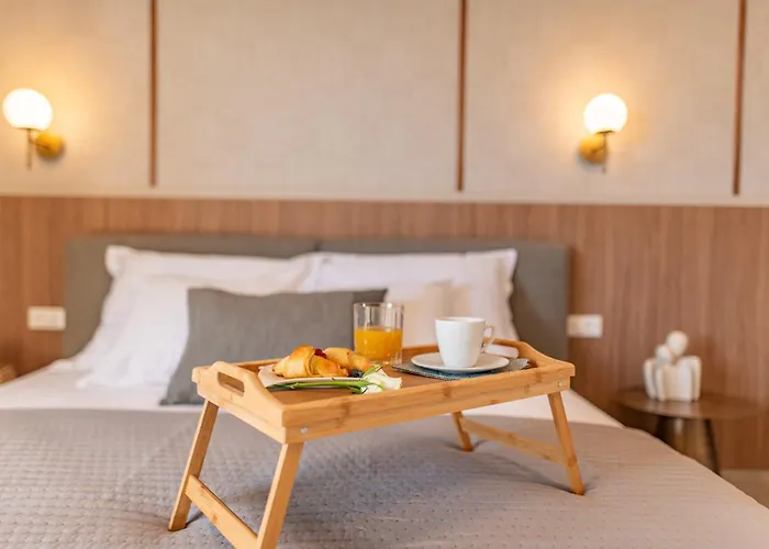 Modern 4br Private - Pool, Jacuzzi, Gaming 别墅 比比涅