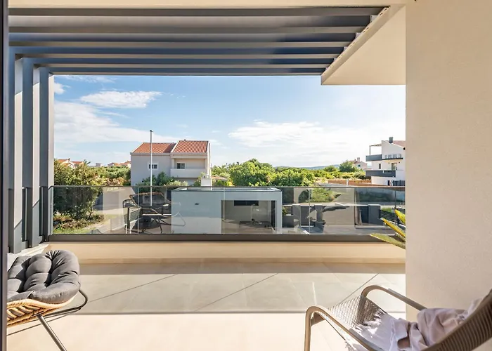 Modern 4br Private - Pool, Jacuzzi, Gaming