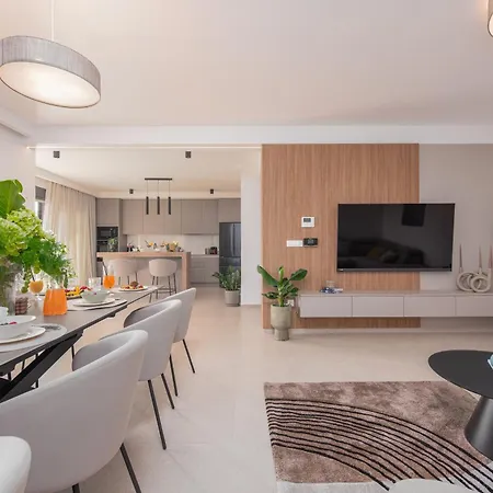 Villa Modern 4br Private - Pool, Jacuzzi, Gaming Bibinje
