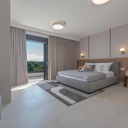 Modern 4br Private - Pool, Jacuzzi, Gaming * Bibinje