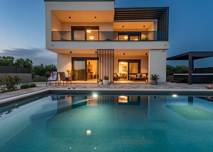 וילה Modern 4br Private - Pool, Jacuzzi, Gaming *