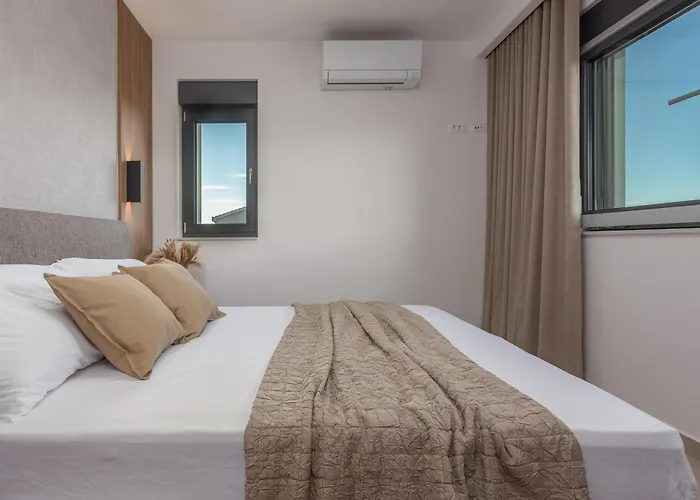 וילה Modern 4br Private - Pool, Jacuzzi, Gaming ביבינייה