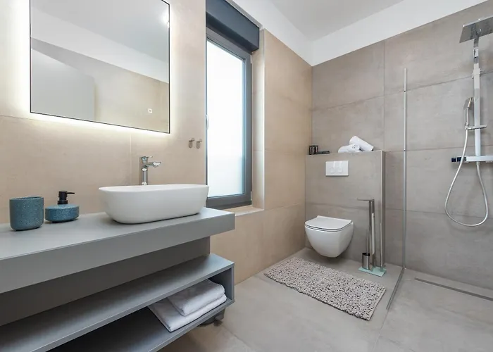 Modern 4br Private - Pool, Jacuzzi, Gaming וילה *