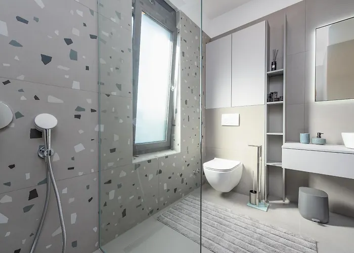 וילה Modern 4br Private - Pool, Jacuzzi, Gaming ביבינייה