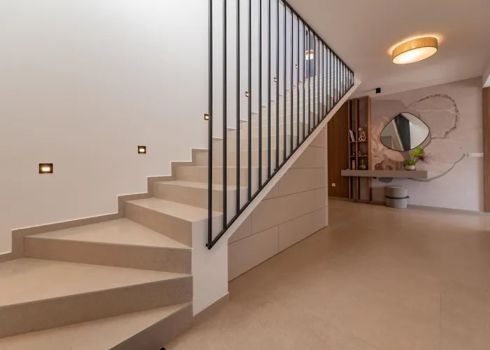 וילה Modern 4br Private - Pool, Jacuzzi, Gaming ביבינייה