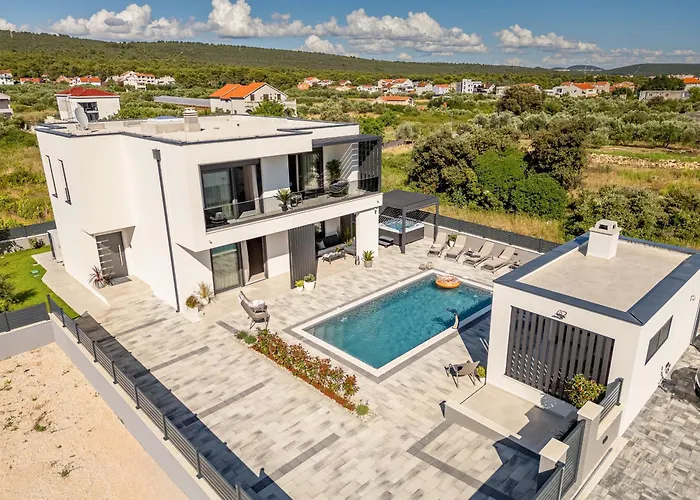 וילה Modern 4br Private - Pool, Jacuzzi, Gaming *
