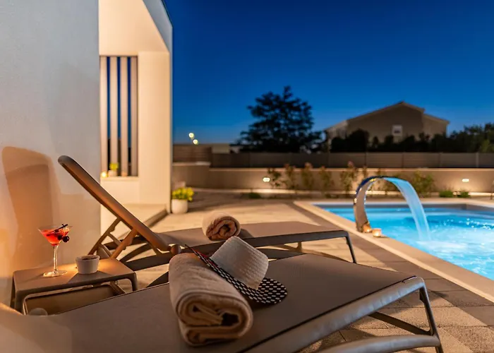 וילה Modern 4br Private - Pool, Jacuzzi, Gaming *