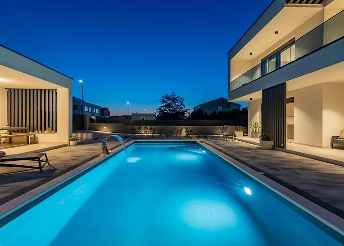 וילה Modern 4br Private - Pool, Jacuzzi, Gaming *