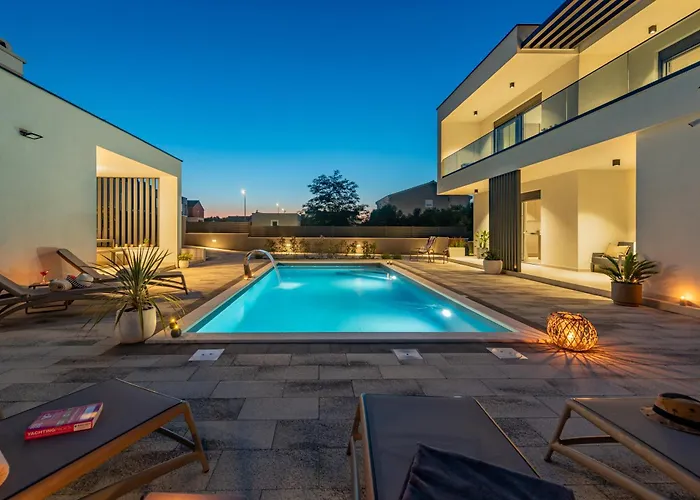 וילה Modern 4br Private - Pool, Jacuzzi, Gaming
